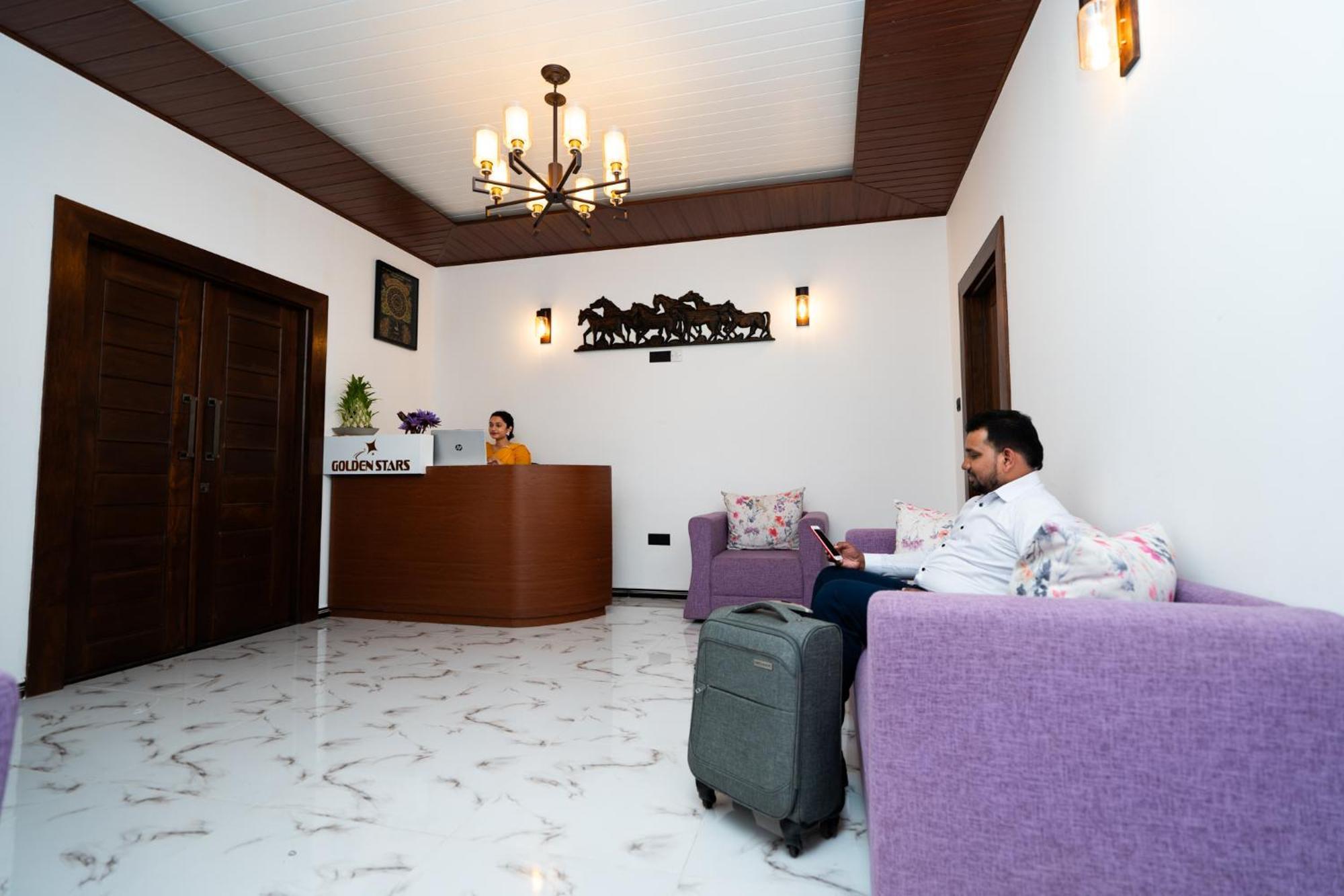 Golden Stars Hotel Dambulla Buitenkant foto