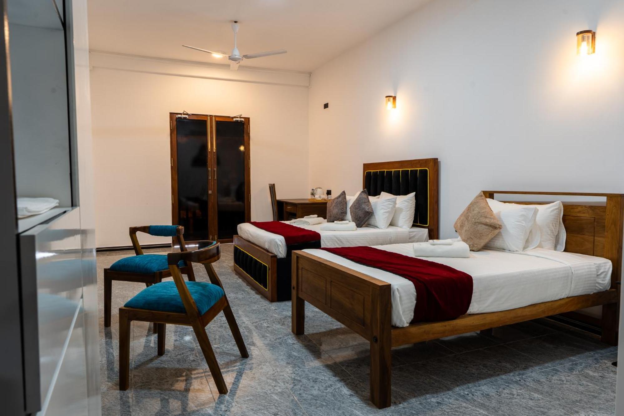 Golden Stars Hotel Dambulla Buitenkant foto